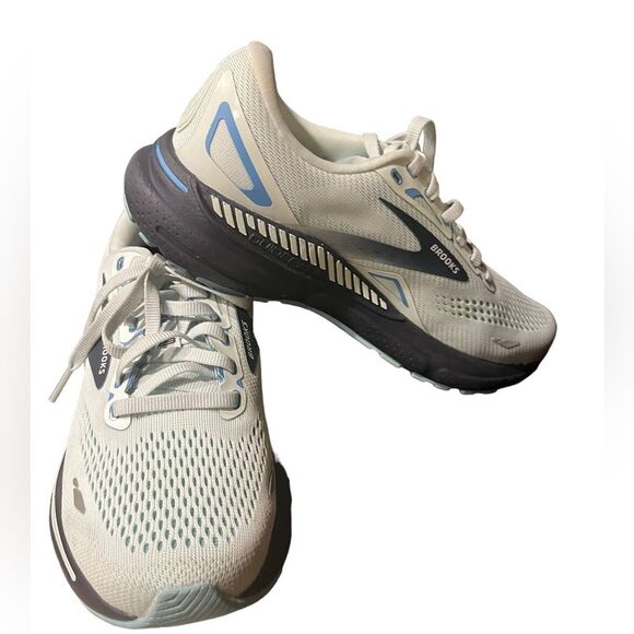 Brooks GTS 23 Women’s Running Shoes, Size 8 Wide - Picture 2 of 8